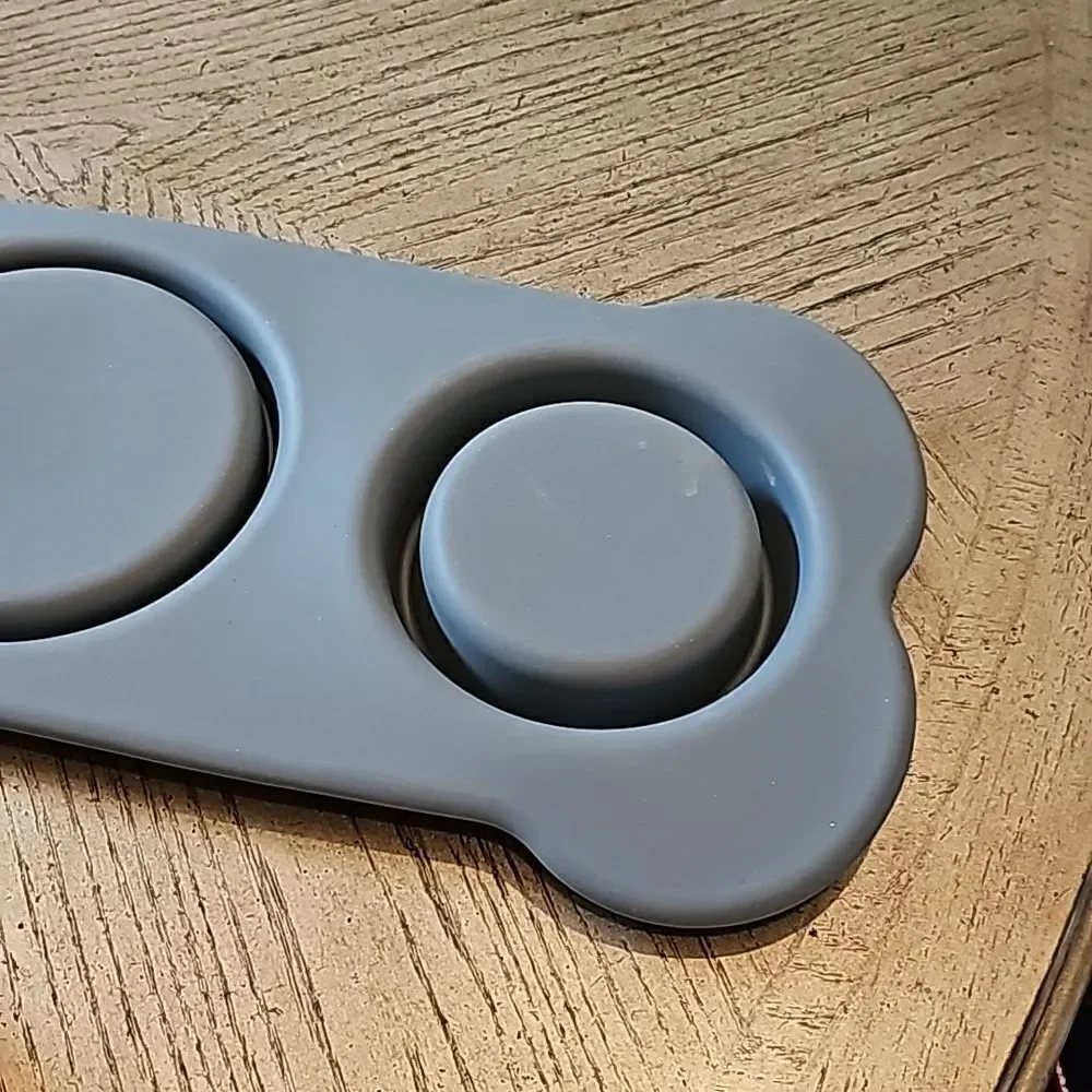 Silicone slow feeder mat and bowl for dogs